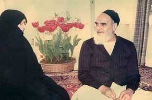امام خمینی در کنار همسرش