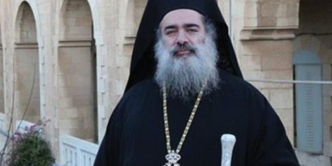اسقف اعظم قدس: یقین داریم فلسطین به برکت مقاومت و رهبرش نصرالله به زودی آزاد می شود