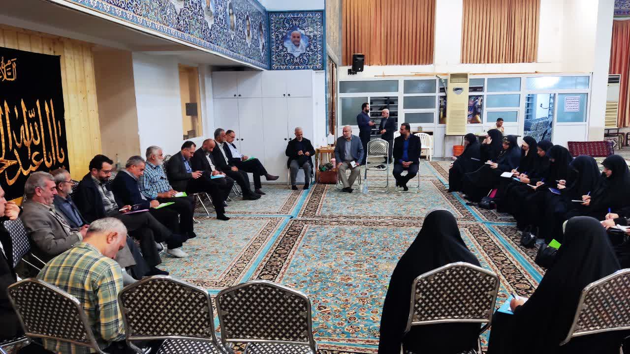 هدایی با اشاره به بیانات رهبر معظم انقلاب اسلامی گفت: معظم‌له بارها تأکید کرده‌اند